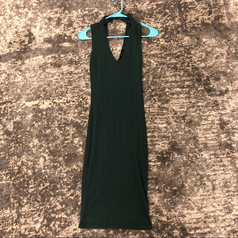 Ribbed green fitted dress